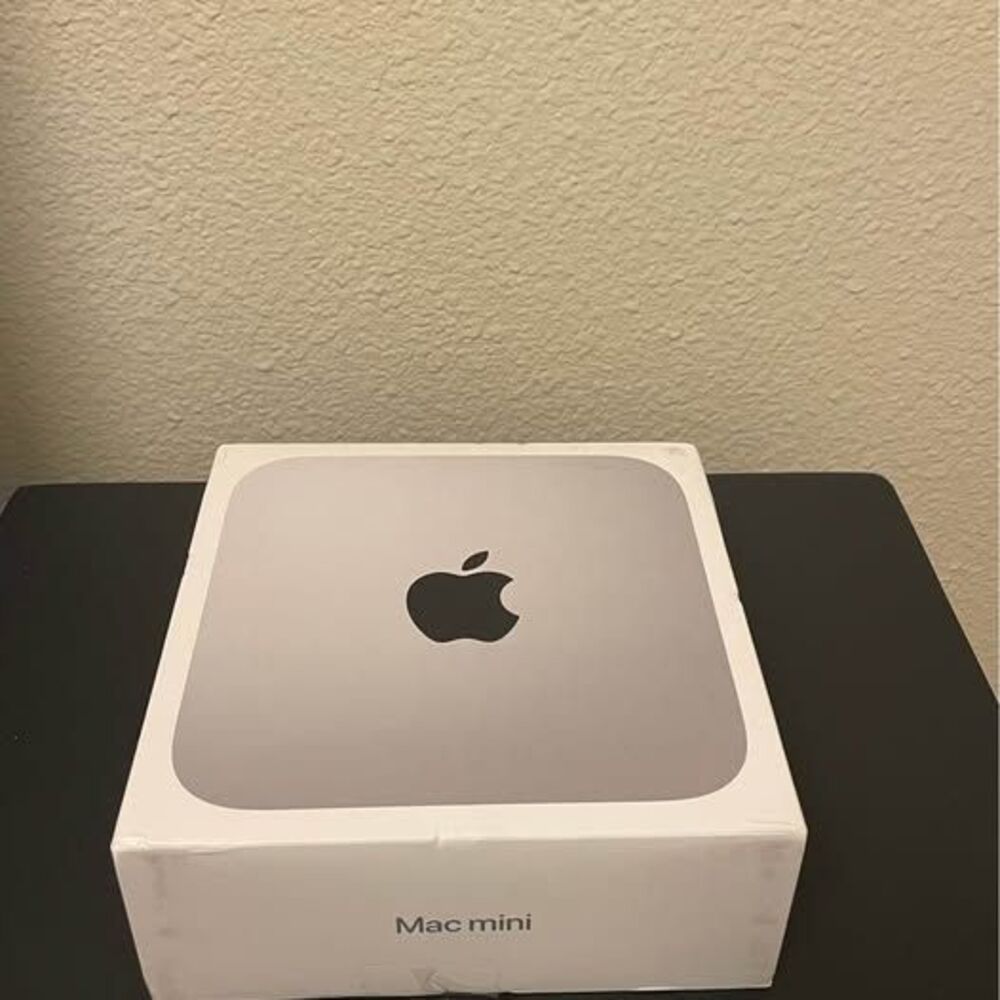 Apple Mac Mini 2023 M2 8-Core CPU 10-Core GPU 8GB 256GB SSD Bundle Excellent